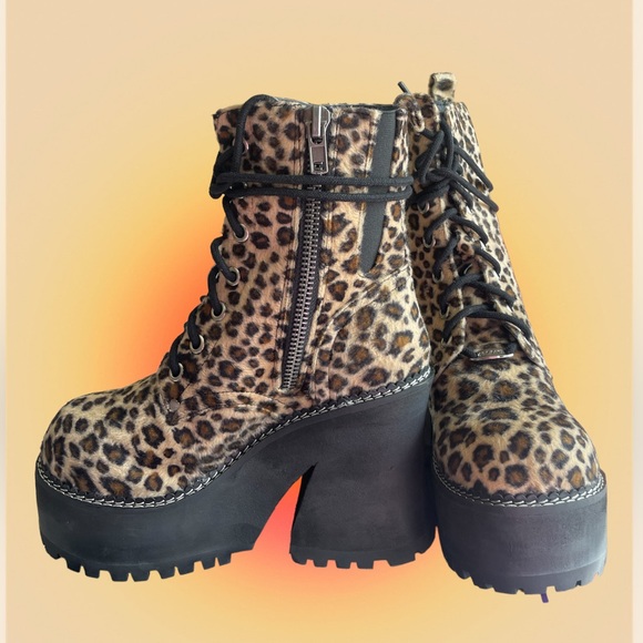 DELiA*s Leopard Platform Boots - Picture 2 of 5
